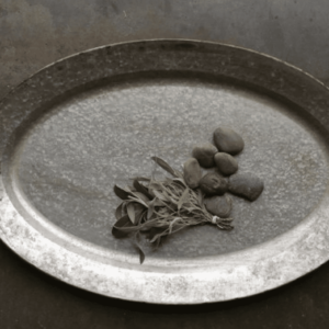 CREATIVE CO OP METAL TRAY W/HANDLES